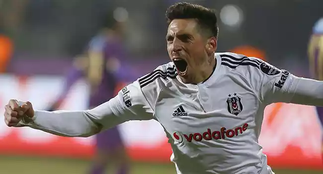 Jose Sosa Estudiantes antrenmanında